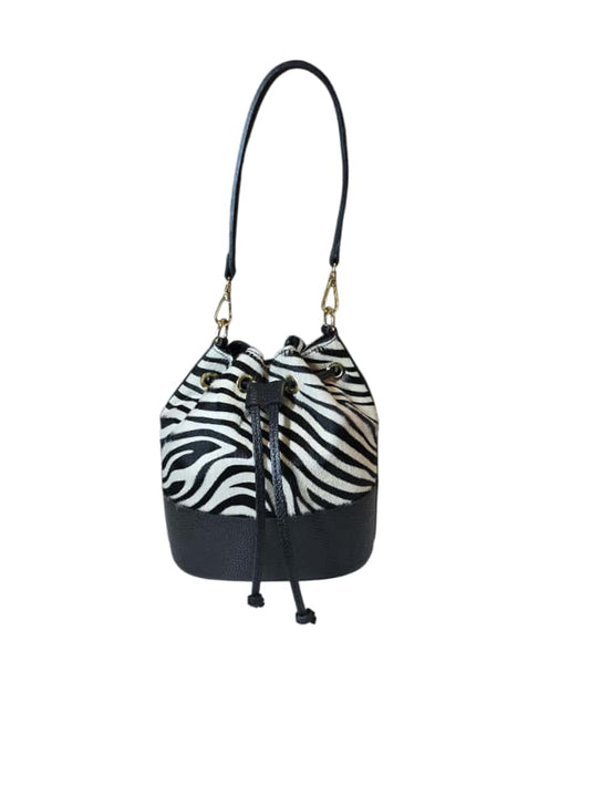 Borsa secchiello in cavallino zebrato e pelle nera con dettagli dorati e tracolla rimovibile